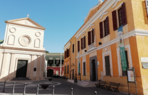 Schermo a Monserrato, è polemica: “Uso vergognoso dei soldi pubblici”