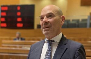 Sanità, Peru attacca: “Maggioranza perde tempo in conflitti interni”