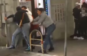 Calci, pugni e bottigliate: violenza incredibile a Cagliari