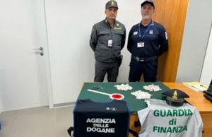 In aeroporto con oltre un chilo di droga: arrestata ad Alghero