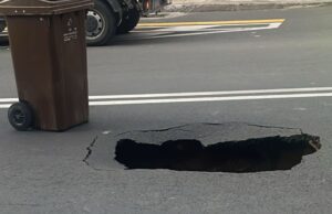 Allarme in via San Michele, si apre una voragine in strada: residenti preoccupati