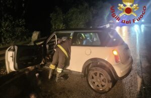 Paura ad Arzachena, auto va a sbattere: ferita una ragazza