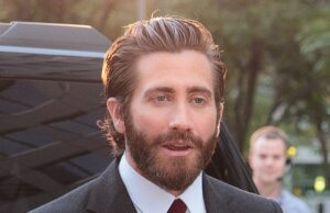 Jake Gyllenhaal è a Cagliari: fan a caccia dell’attore hollywoodiano