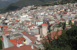 Follia a Orgosolo, fucilate all’edificio durante le prove del gruppo di ballo