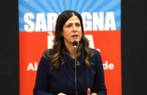 Todde risponde a Soru: “La diffamazione merita una denuncia”