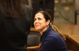 Todde punge Giorgia Meloni: “In Sardegna, faccette e vocine ridicole”