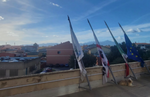 Bandiere a mezz’asta in tutta la Sardegna per Riva: “Per sempre Gigi”