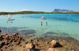 Vacanze estive, gli italiani sono già pronti: Sardegna nella top 3