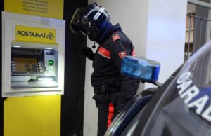 Capoterra, svuotano il conto a un anziano: cinque napoletani denunciati