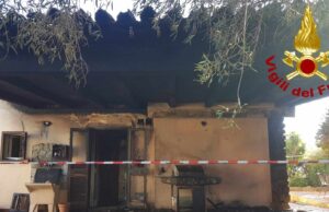 Olbia, a fuoco una veranda: paura in un’abitazione privata