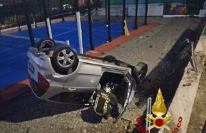 Auto fuori strada a Pittulongu: volo di circa due metri, un ferito