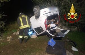 Incidente mortale in Gallura: fuori strada con l’auto, sbatte su un muretto