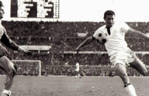 Una poesia per Gigi Riva: “Grazie per le gioie che ci hai dato”