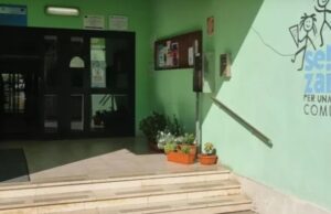 Pirri, l’iniziativa per ricordare Gigi Riva: a scuola tutti vestiti di rossoblù