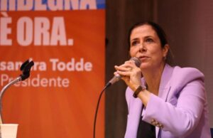 Todde, l’8 marzo in Abruzzo | Marsilio: “Mia moglie l’unica sarda che temo”