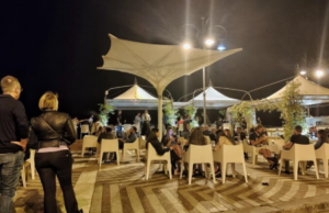 Cagliari, stop a tavolini e ai drink dopo l’1 di notte: rivolta alla Marina