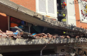 Muore schiacciata sotto cornicione: l’ipotesi è di omicidio colposo