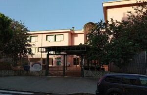 Blatte a scuola, chiusa la primaria “San Michele” a Cagliari