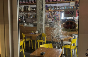 Assalto fallito ad un bar a Quartu: pietre contro il vetro dell’ingresso