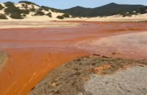 Fiume rosso a Piscinas, il sindaco denuncia chi ha fatto il video