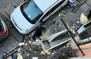 Assurdo a Cagliari, cittadino svuota frigo in strada: multato dai vigili