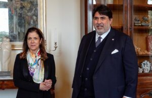 Solinas attacca Todde: “Pasticcio senza precedenti, subito al voto”