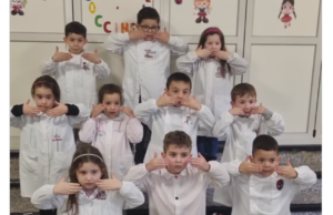 I piccoli alunni di Calangianus ballano Mahmood, lui ricondivide