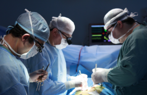 Cala la mortalità in Sardegna, ma numeri sopra livelli pre-Covid