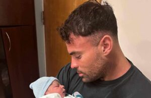 Gioia in casa Petagna, l’attaccante del Cagliari è diventato papà