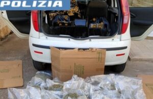 Follia sulla Carlo Felice, guida spericolata con 31 chili di marijuana: arrestato