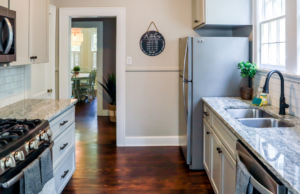 Sardegna, canoni per gli affitti alle stelle: “Sardi per strada”