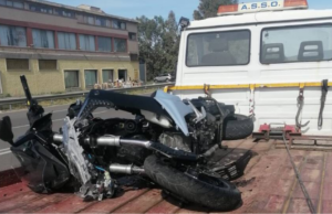 Simaxis, pauroso scontro auto – scooter: grave il centauro