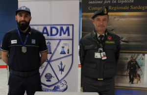 Cagliari, turiste francesi rubano stalagmiti e conchiglie: fermate e multate