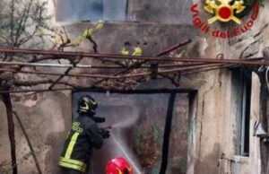 Villaputzu, spaventoso incendio in una casa: salvato il proprietario