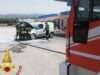 Paura in un distributore: auto prende fuoco tra le colonnine
