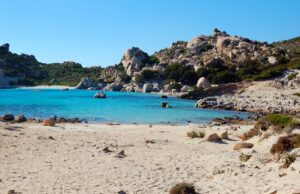 Spiagge a La Maddalena, proposta per raggiungerle solo a nuoto