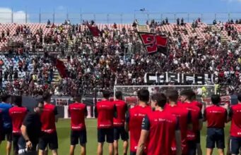 Cagliari, in 2.500 per l’allenamento all’Unipol Domus | La Nord: “Carica!”
