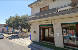 Bar incendiato ad Assemini: trovato liquido infiammabile