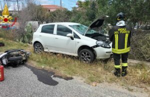 Siniscola, brutto scontro frontale tra auto e moto: ferito un centauro
