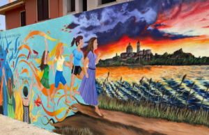 Cabras rende omaggio a Michela Murgia con un bellissimo murale