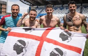 Nandez e la foto con i sardi del Cagliari | Mancosu: “Ormai uno di noi”