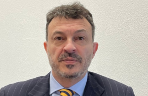 Al Mater Olbia il primo chirurgo paraplegico a operare in piedi