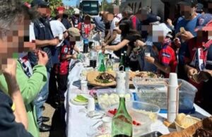 Cagliari-Lecce, vincono i tifosi: festa con vino e maialetto tra sardi e salentini