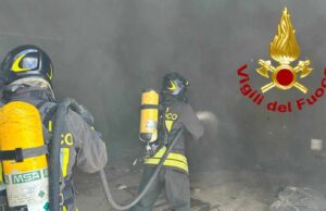 Olbia, paura per un incendio in una palazzina occupata