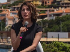 Eolico, l’appello dell’attrice Caterina Murino: “I sardi dicano no”