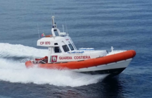 Palau, tragedia sfiorata: affonda una barca di 10 metri, salvate 12 persone