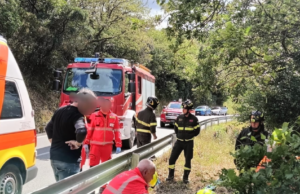 Pattada, centauro si schianta contro un guardrail