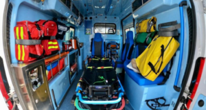 Incidente al Poetto, cadono dallo scooter e restano feriti: traffico in tilt