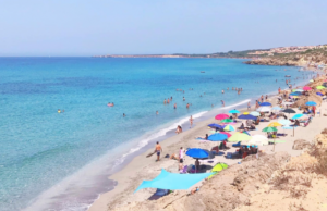 San Giovanni di Sinis: giovane rischia di annegare, salvato dai bagnanti