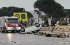 Travolge semaforo del Poetto: 19enne in gravi condizioni